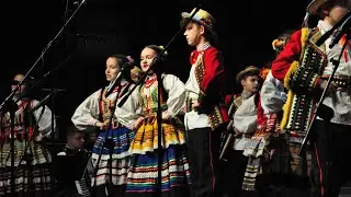 🌷 Marcowy kwiatek 09.03.2024 - Tańce lubelskie - gr. Bandureczka & Krajka - ZPiT Zamojszczyzna 🌷