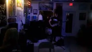Distorted Space Bass- Boss syb-3 pedal