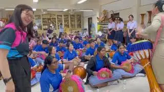 สอนกลองยาวคณะครูและนักเรียนจาก Commonwealth Secondary School, Singapore