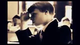 [18+] Indochine -  College Boy