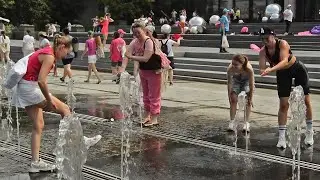 Fountain, girls and funny spray after yoga! July 2025.