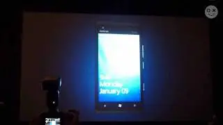 Weltpremiere: NOKIA LUMIA 900 Smartphone | finderly.com auf der CES 2012, Las Vegas