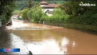 El río Baztán se desborda en Erratzu, tras la tormenta