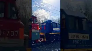 Эксклюзив! Свежепокрашенный  тепловоз ТГМ4Б-0549 едет домой под ВЛ10у-707 #бмо #тепловоз   ￼￼