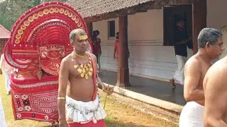 KOOTAALI MUCHILOTTUKAVILNINNU BHAGAVATHI PURATTHU POKUNNATHU KANDITTUNDO
