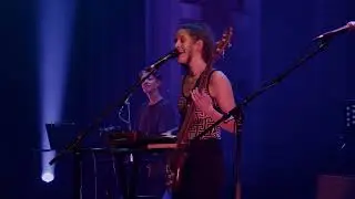 MURI - Witte Rook (live met luchtacrobate Hazel @ Minard, Gent)