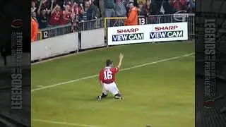 1993 - Roy Keane scores 2 goals on his home debut for Manchester United against Sheffield United