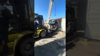 Car Dismantling&Half-Cut Loading into Container for Export Shipping #automobile #container #cars 🚘