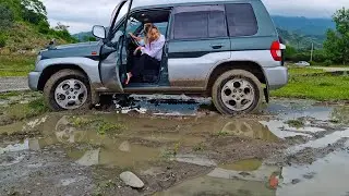 Car Gets Stuck In Mud Road & Water Driving Jeep Mitsubishi pajero 2004