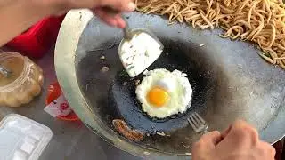Cambodian Fried Noodles with Egg - The perfect starter!