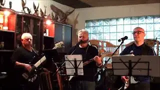 W małej kapliczce
