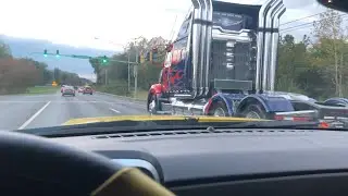 &laquo;Взываем всех автоботов!&raquo; Оптимус Прайм и невидимый Бамблби выходят!