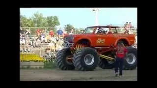 14 Year Old Kid's Debut Crushing Cars in Monster Truck