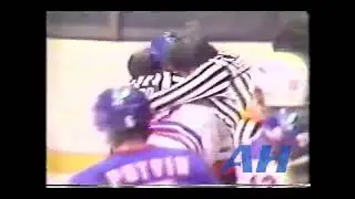 NHL Dec. 30, 1981 New York Rangers v New York Islanders (R) Eddie Johnstone v Duane Sutter