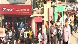 Beeline queues across banks to exchange Rs 500, Rs 1,000 notes