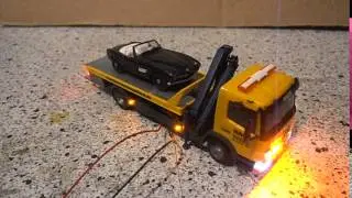 1:87 Herpa MB Atego Plateau Abschlepper mit Ladekran Fa.Hack mit SMD Beleuchtung