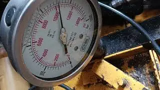 ENERPAC P 142 HYDRAULIC HAND PUMP 700 BAR