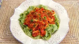 Pappardelle de espinaca con salsa de pollo