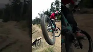 Looks like Emma Olofsson is getting along well with #TUES eh 😉🤙⁠ #shorts #mtb #mtblife