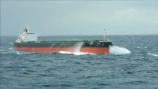 AZUR - Bulk carrier at sea