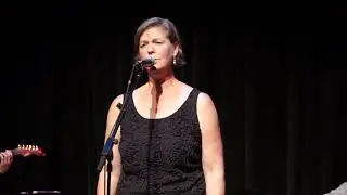 Lisa Cartwright sings 