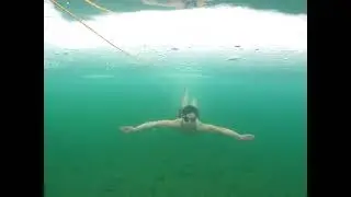 Kamev&eacute;d&iacute; otužilci pod ledem