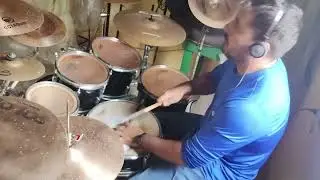 Cover de batera pé na areia 