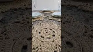 Sousplat com porta copos. #tutorial #crochet #Sousplat Em breve v&iacute;deo aula desse lindo conjunto!