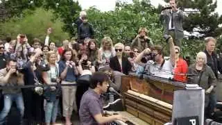 Jamie Cullum in montmartre 26/06/13 Play me i'm yours part 2
