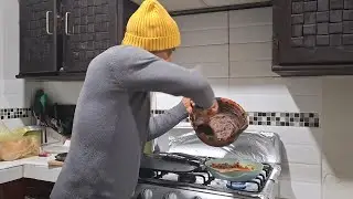 COMIENDO PAMBAZOS  CON MAYONESA  LONGANIZA Y FRIJOLES mi esposa  nety  me enseña