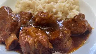 Carne de puerco en chile morita