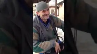 Deda peva ubija
