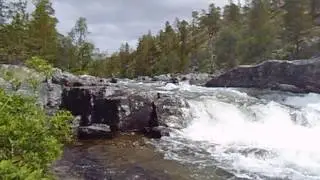 R&ouml;a, Norwegen, Stromschnelle/Stufe mit Canadier