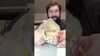 снеки. pom sticks из натурального картофеля со вкусом сметаны и специй.