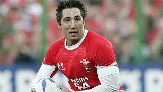 Gavin Henson off the ball work creates try vs Italy 2009