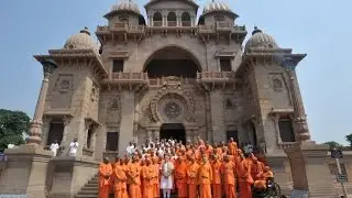 PM Modi visits Belur Math, Kolkata