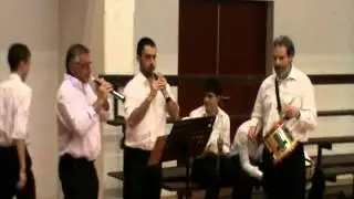 BAIGORRIKO GAITEROAK JOUANT PLAYING TOCANDO  