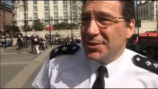 Romanians begging in Park Lane, London W1