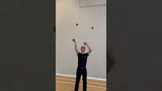 4 balls overhead juggling #juggling #shorts #viral