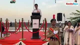 Vinayak Vispute, Asst. Commissioner of H-West ward BMC, recites the pledge on Republic Day @ Bandra
