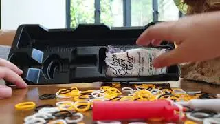 How to use the Magic color twist bracelet making playset!!!