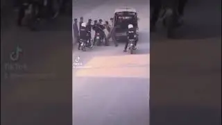 one wheeler catch by police #onewheeling #lahore #dolphin #police #punjabpolice #punjab #college