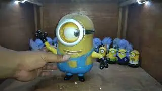 Minion Stuart Laughing Action Figure - Despicable Me 2 Mainan Bekas Murah