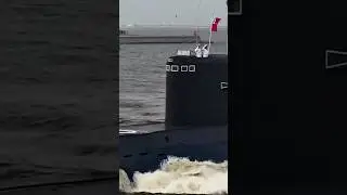 Как подлодка с окнами выдерживает давление глубин? 😱