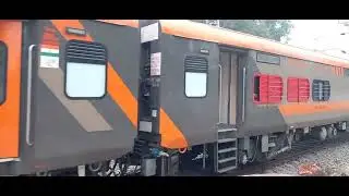 15672 Rohtak- Kamakhya Amrit Bharat Express Arrived at Prayagraj Rambag PF No- 07