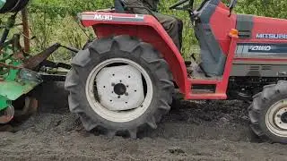 Нарезка бугров по посадку клубники.