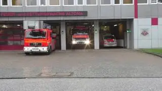[MIT PRESSLUFTGRU&szlig; ZUM EINSATZ] L&Ouml;SCHZUG FW ALTONA (12) BF HAMBURG (HD)