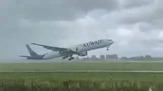 ** ALMOST CRASH ** Kuwait Airways B777 trying to make a go around at AMS but has not enough uplift