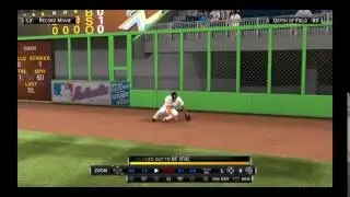 MLB&reg; 15 The Show epic dividing catch