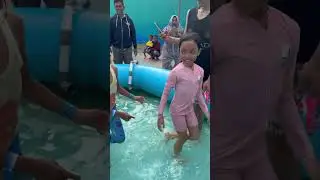 LEIKA AYAH, MELUNCUR BEBAS DI PROSOTAN BALON JUMBO 😱 #leika #viralvideo #shorts